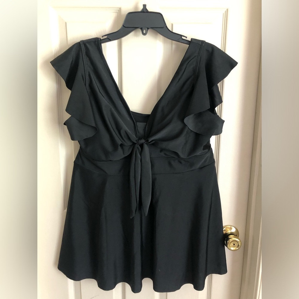 Elegant Black Ruffle 2piece swimsuit 🩱